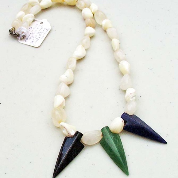 SODALITE, AVENTURINE AND ONYX ARROWHEADS WITH PEARL & AGATE NUGGETS NECKLACE, - Picture 2 of 2